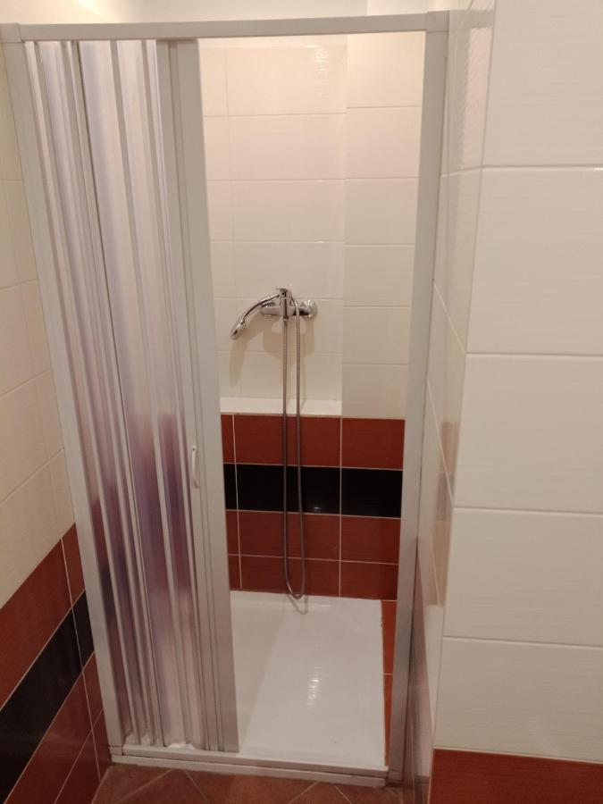 Apartman Obecni Hostinec Provodov (Hradec Kralove) Экстерьер фото